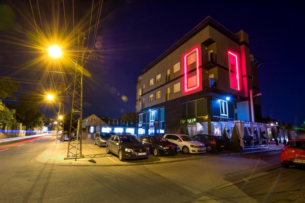 Garni Hotel Dash Novi Sad Exterior foto
